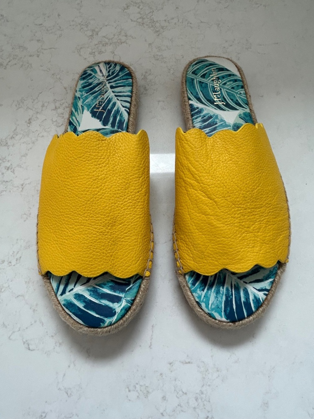NWOT J. Mclaughlin Aries Slip On Sandals Espadrille Slide Scallop Yellow Sz 10